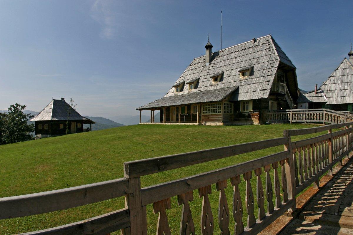 Екскурзия в СЪРБИЯ - В плен на планината Мокра Гора - екскурзия с автобус