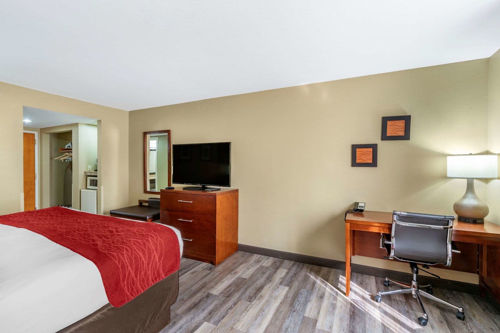 Comfort Inn Near Six Flags St. Louis 17