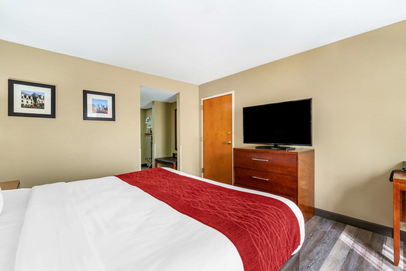 Comfort Inn Near Six Flags St. Louis 12