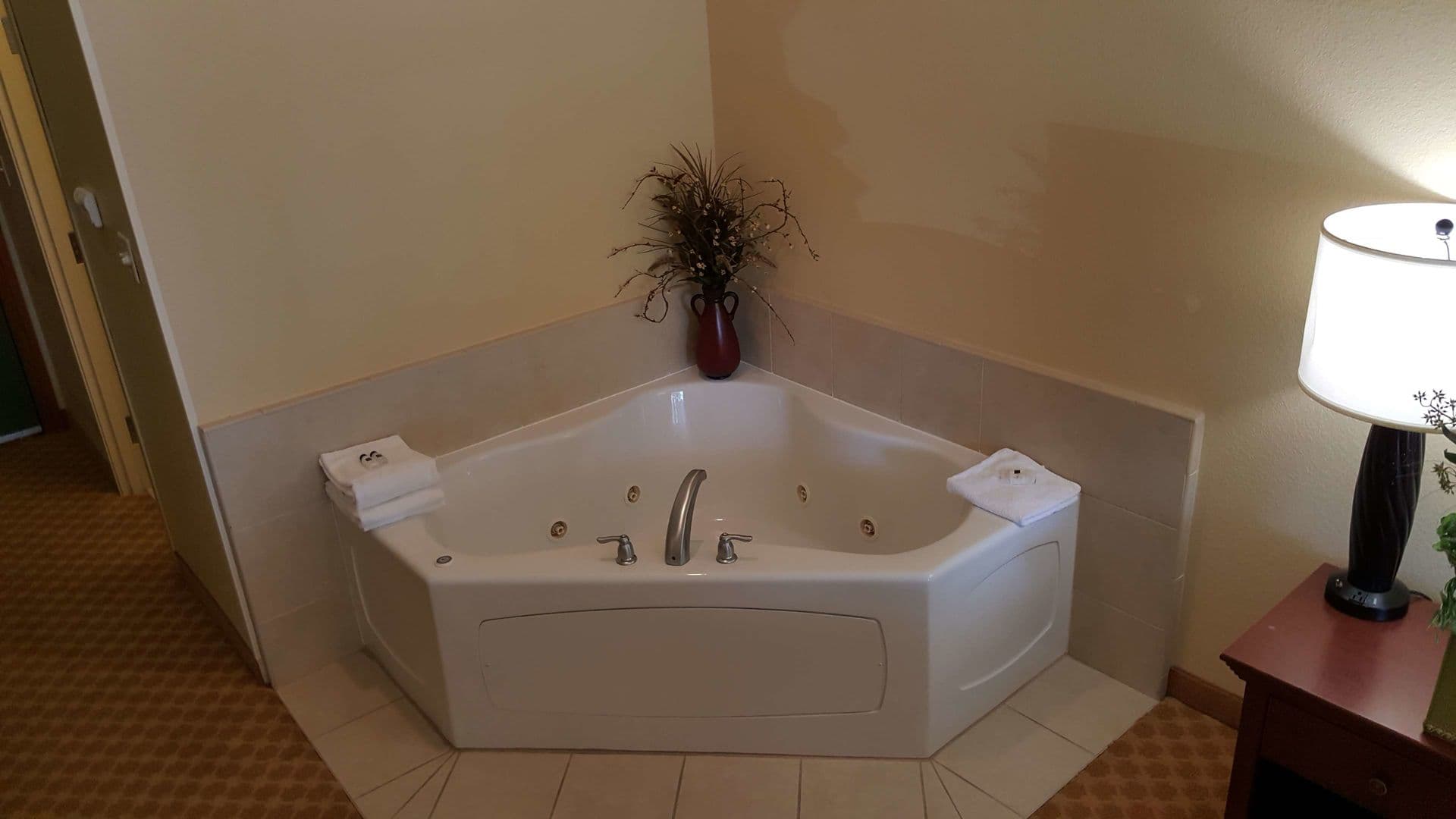 Comfort Inn & Suites 10