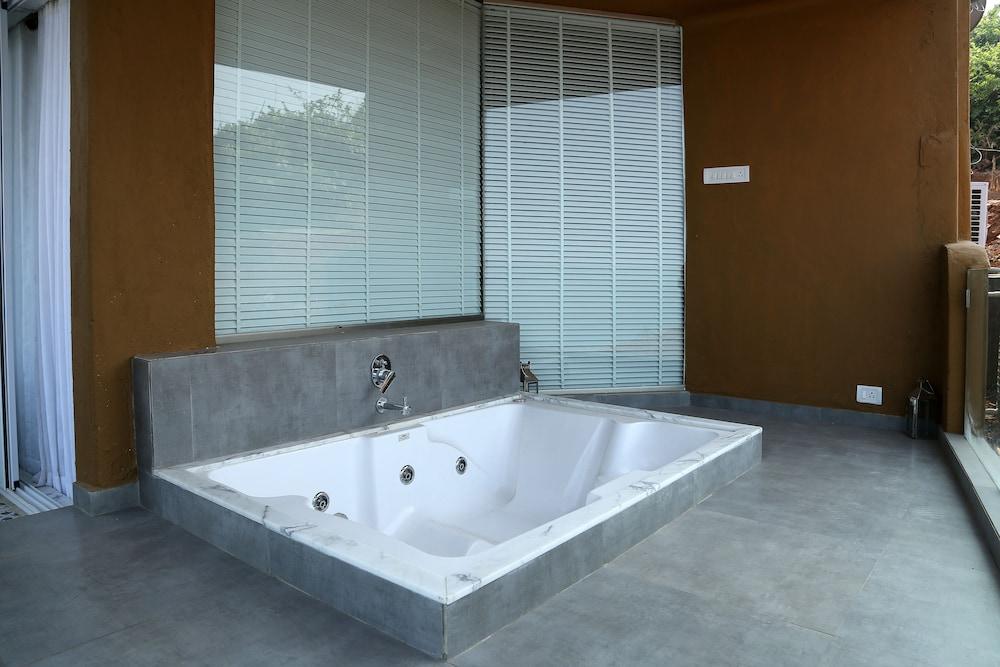 Shalai The Cliff Resort 14