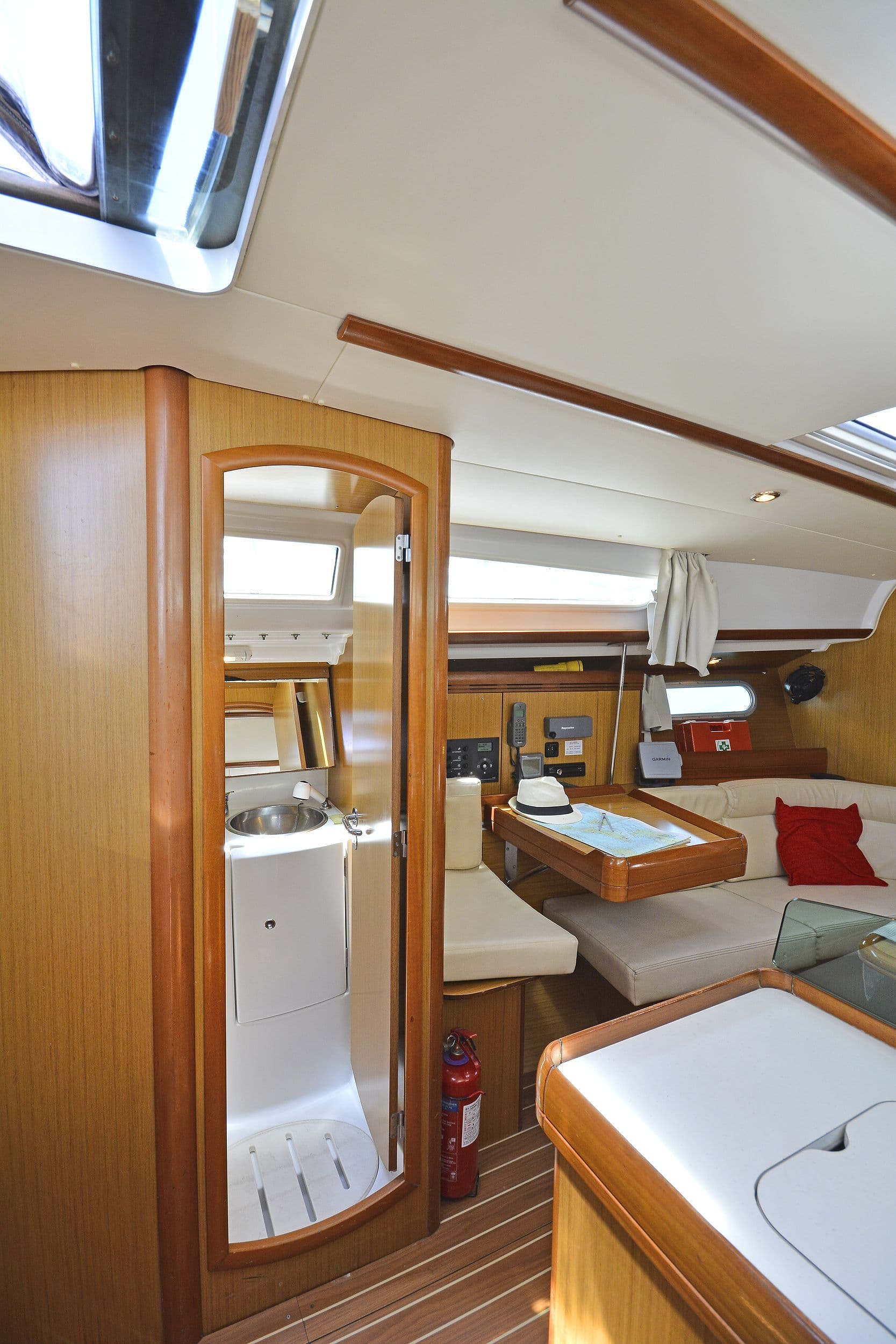 Sun Odyssey 36i Performance 9